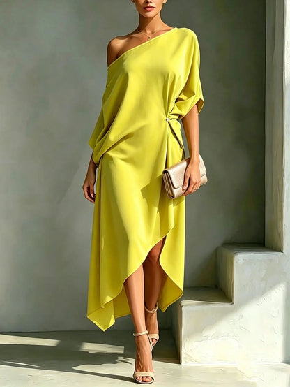 Beata– Elegant asymmetrisk klänning